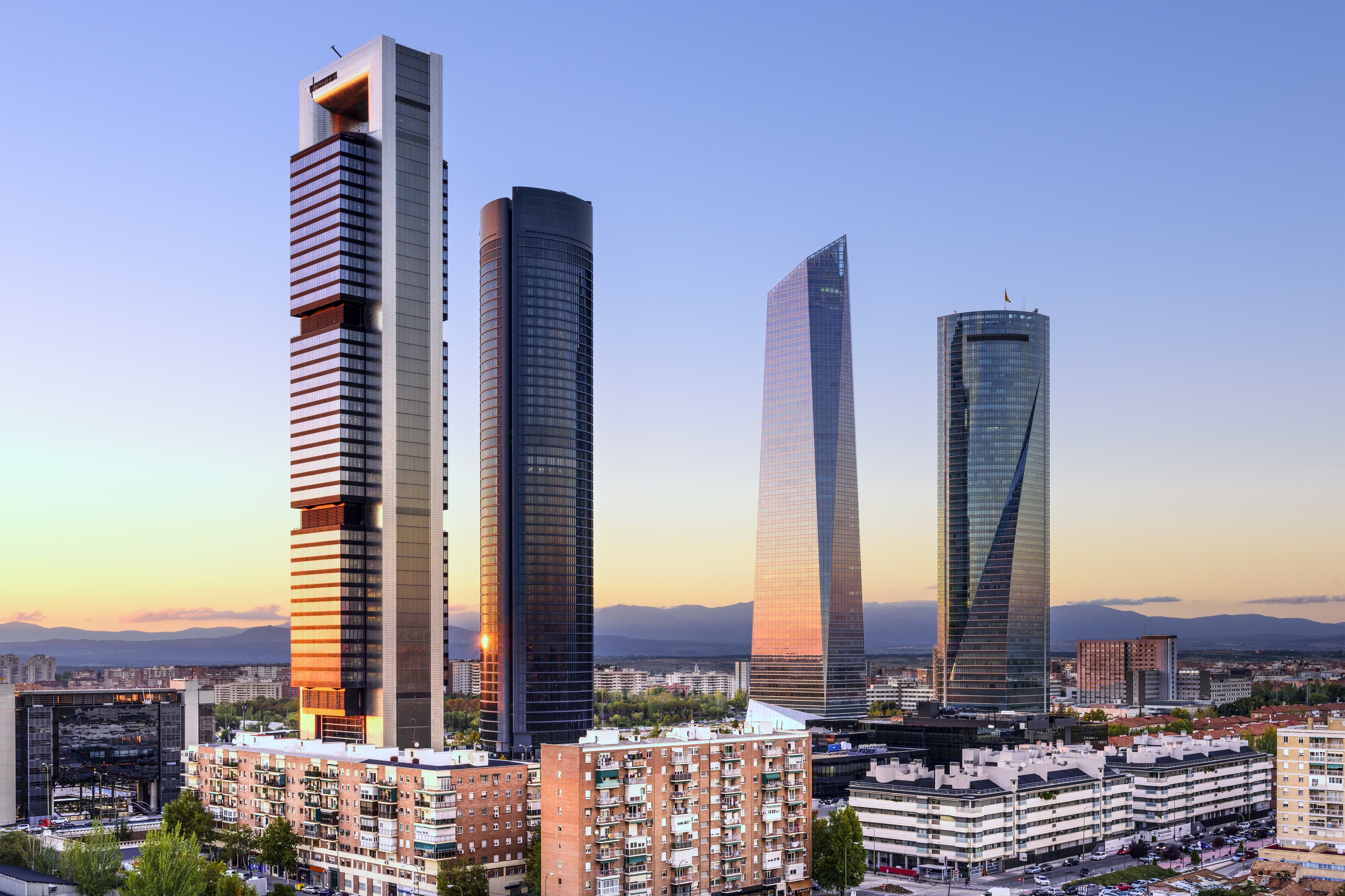 Torres de Madrid — edificios que limpiamos